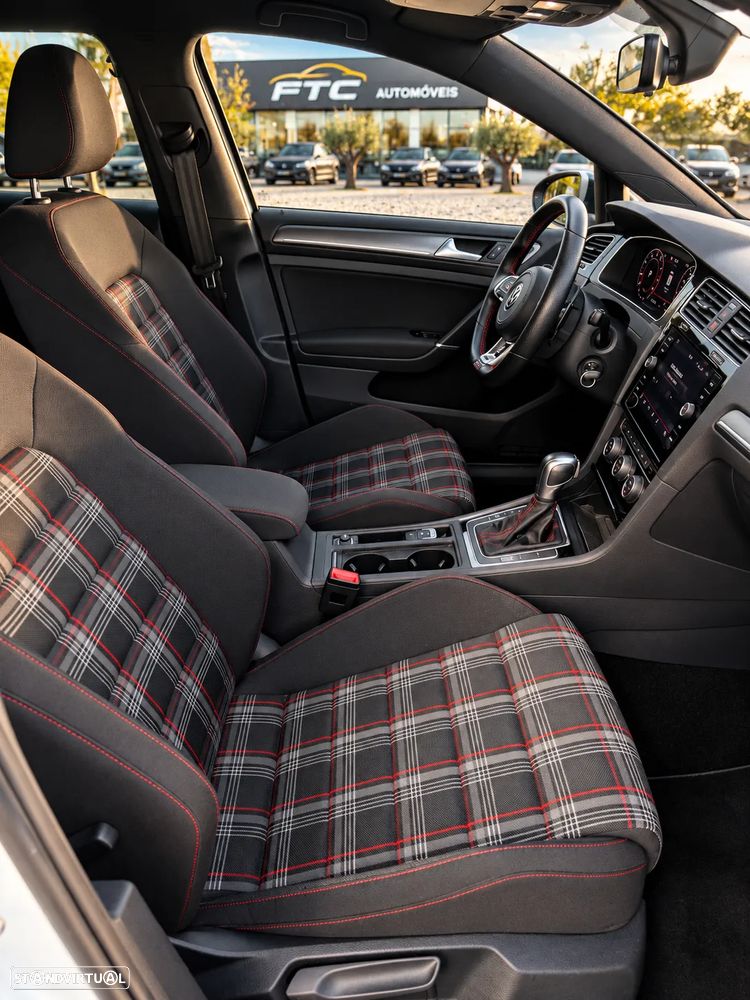 VW Golf - 15