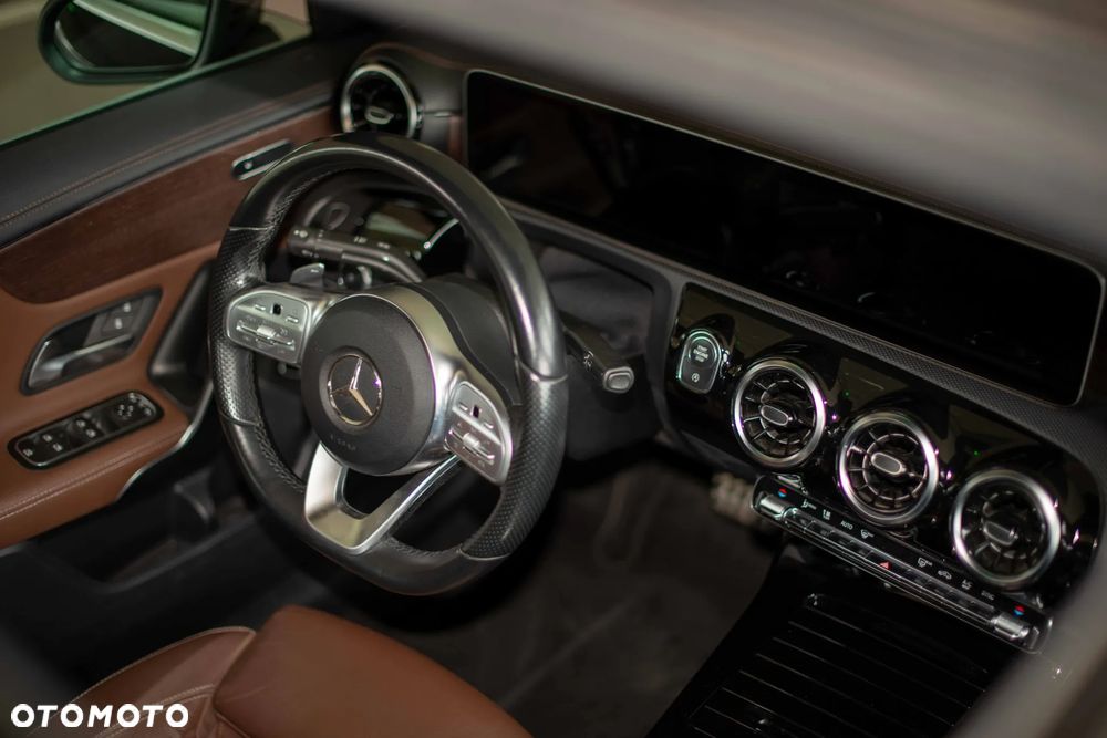 Mercedes-Benz Klasa A 220 4-Matic AMG Line 7G-DCT - 20