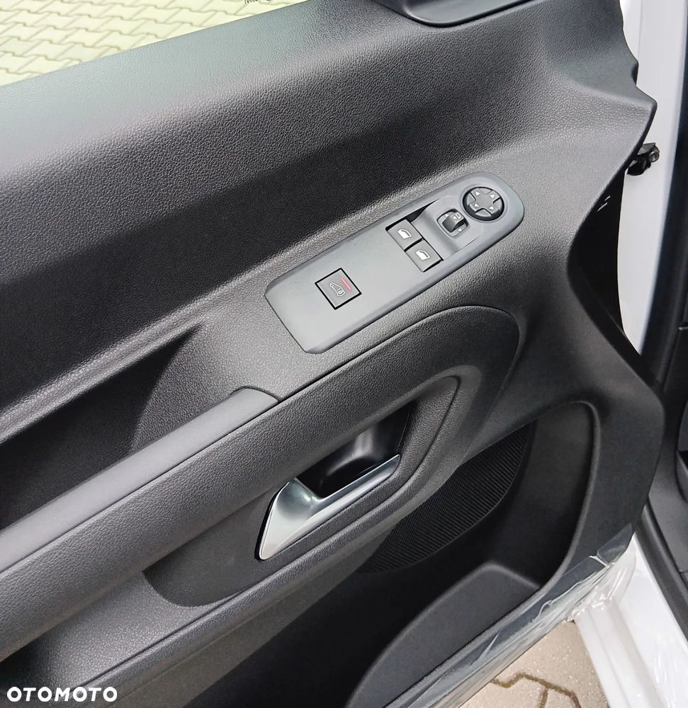 Opel Combo Cargo L2 950kg - 10