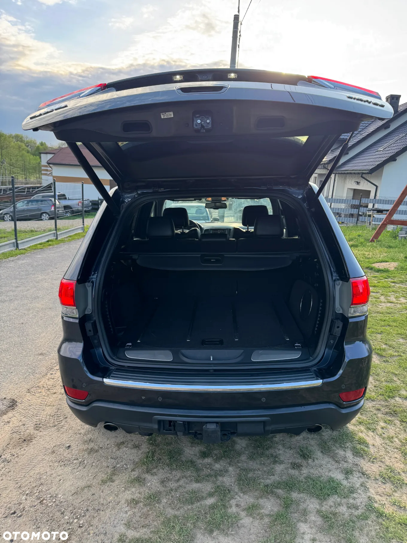 Jeep Grand Cherokee - 30