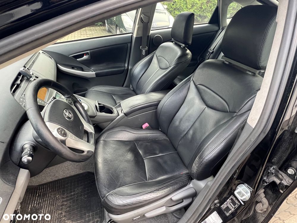 Toyota Prius 1.8 HSD Premium - 10