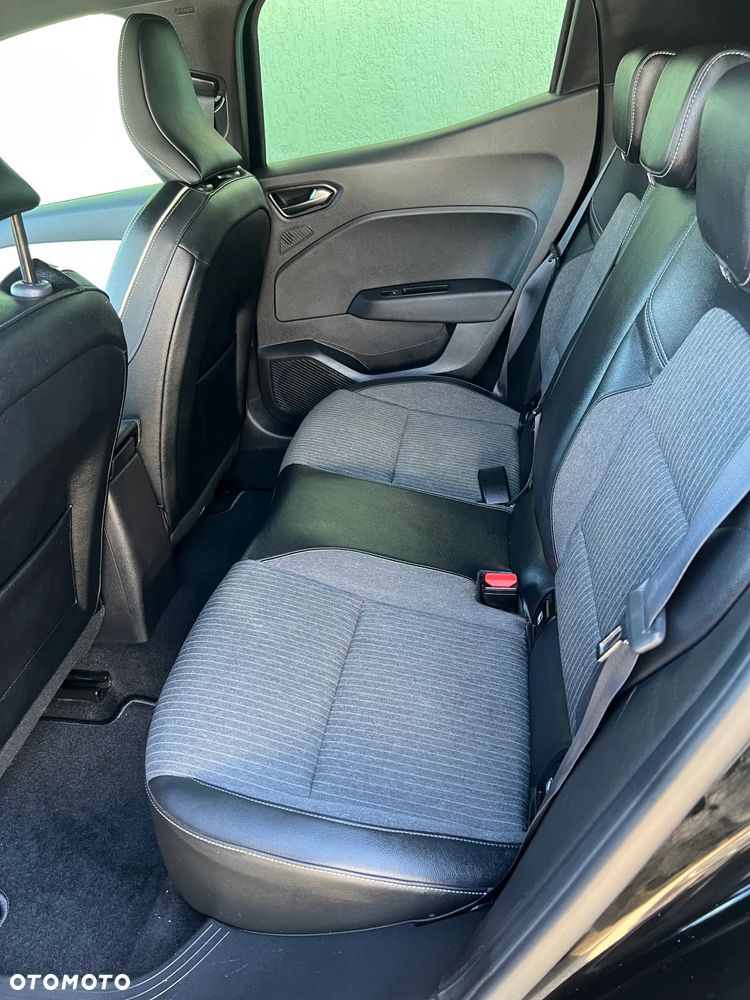 Renault Clio - 11