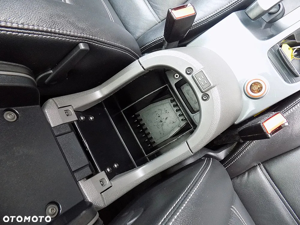 Ford Kuga 2.0 TDCi 2x4 Titanium - 17