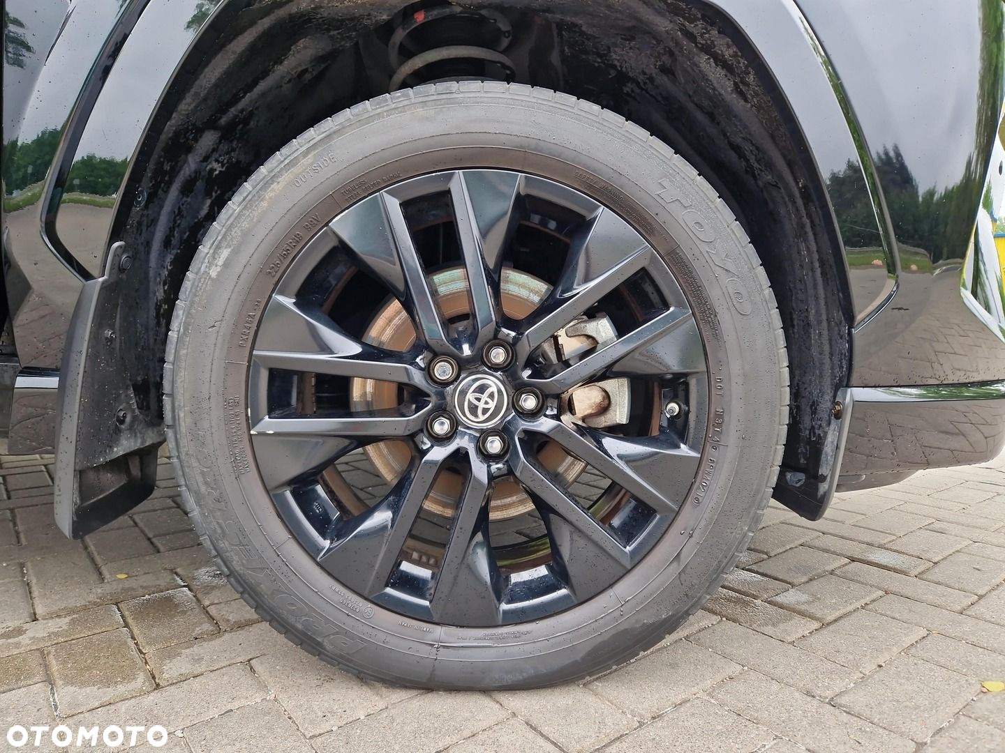Toyota RAV4 2.5 Hybrid Black Edition by JBL 4x4 - 19