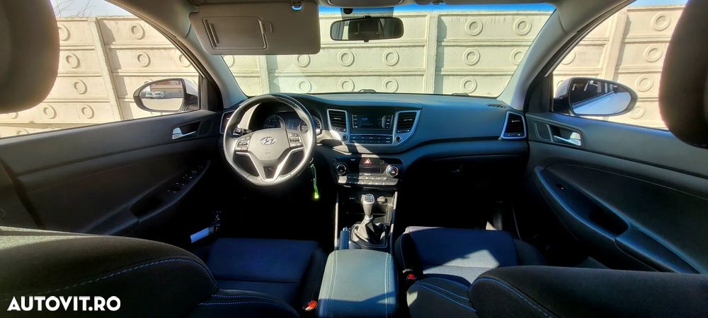 Hyundai Tucson 2.0 CRDI 4WD 6MT Style - 10