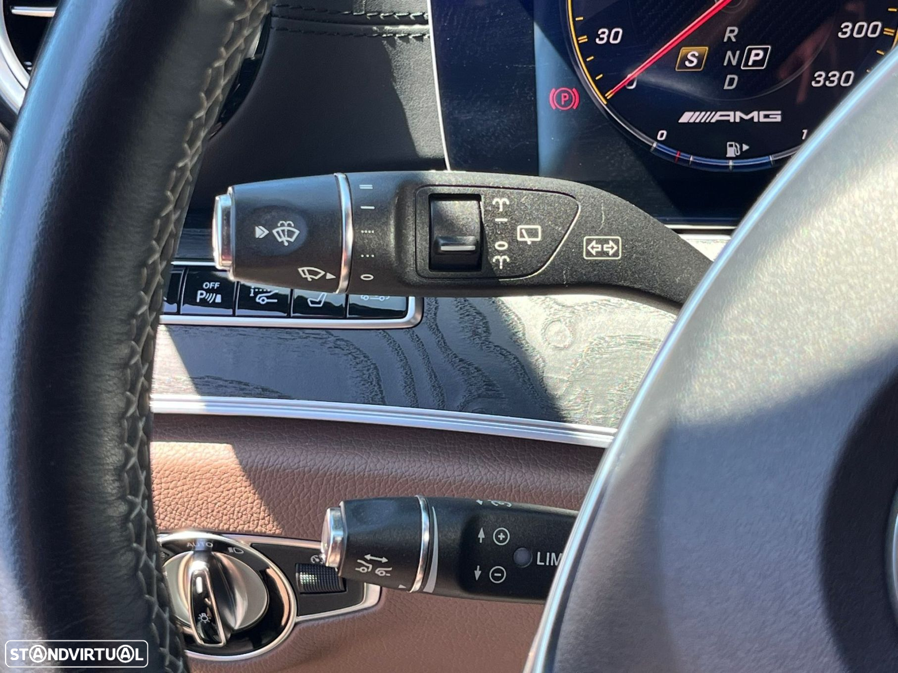 Mercedes-Benz E 63 AMG S 4-Matic+ - 26