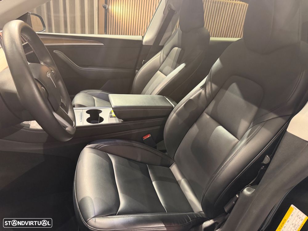 Tesla Model Y Long Range Dual Motor AWD - 17