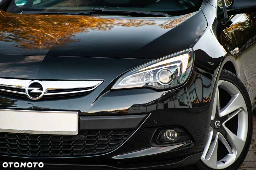Opel Astra GTC 1.6 Turbo Innovation - 28