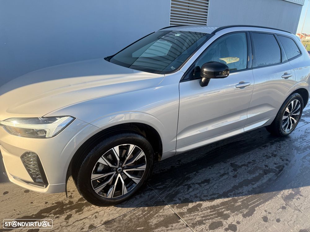 Volvo XC 60 2.0 B4 Plus Dark - 2