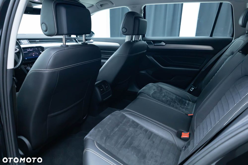 Volkswagen Passat Variant 2.0 TSI Business DSG - 34