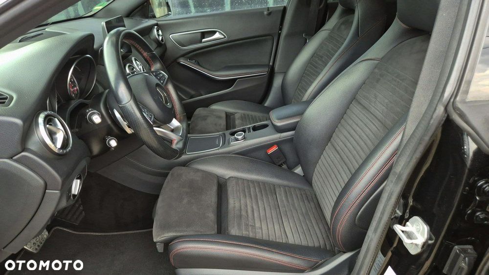Mercedes-Benz CLA 200 7G-DCT AMG Line - 14