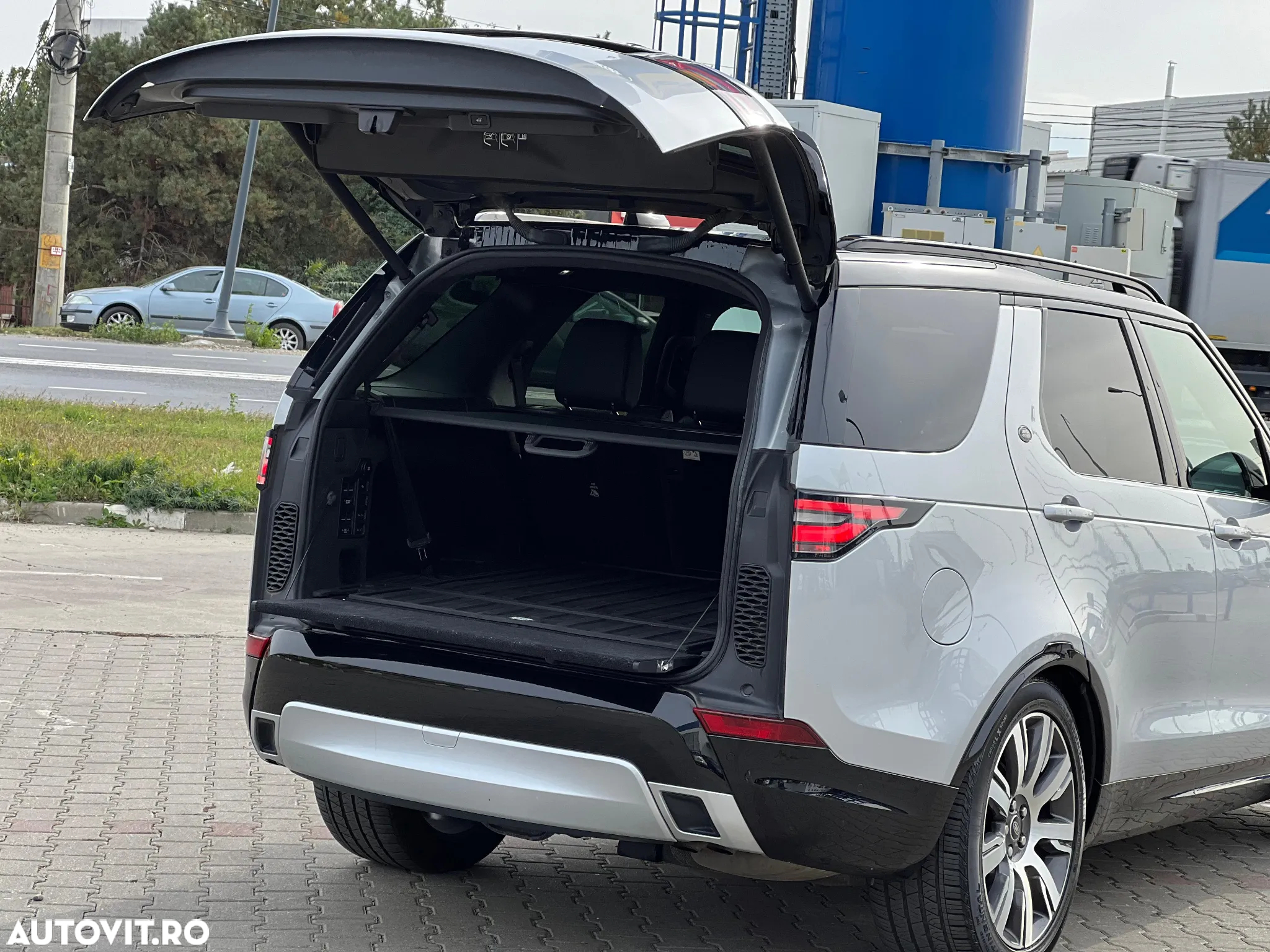 Land Rover Discovery - 14