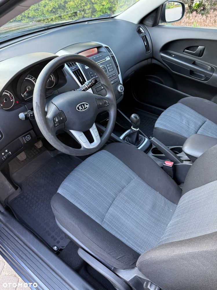 Kia Ceed - 5