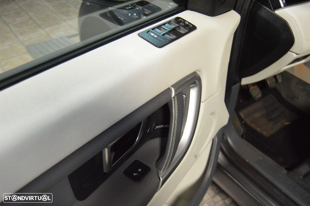 Land Rover Discovery Sport 2.0 TD4 HSE Luxury - 32