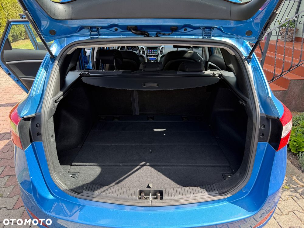 Hyundai i30 Kombi 1.6 GDi DCT Premium - 28