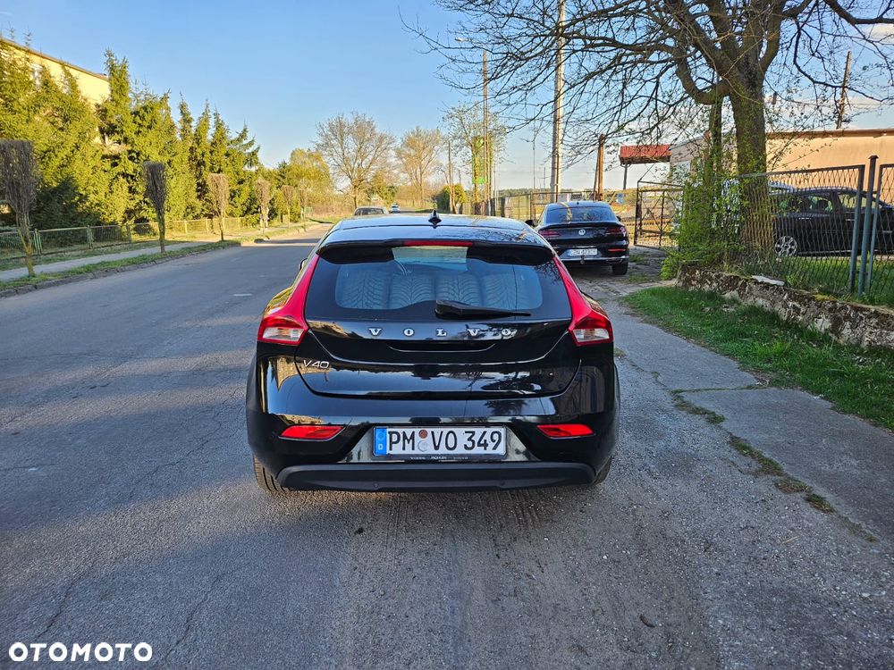 Volvo V40 - 16