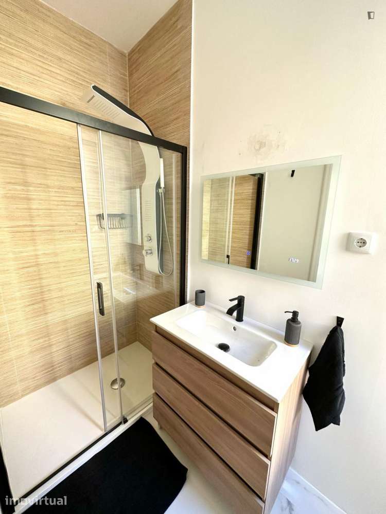 Quarto - localizado em Santa Apolónia Lisbon - Grande imagem: 3/8