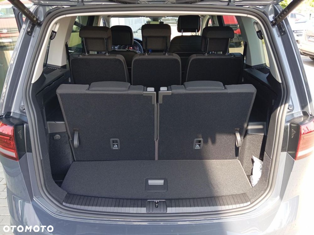 Volkswagen Touran - 15