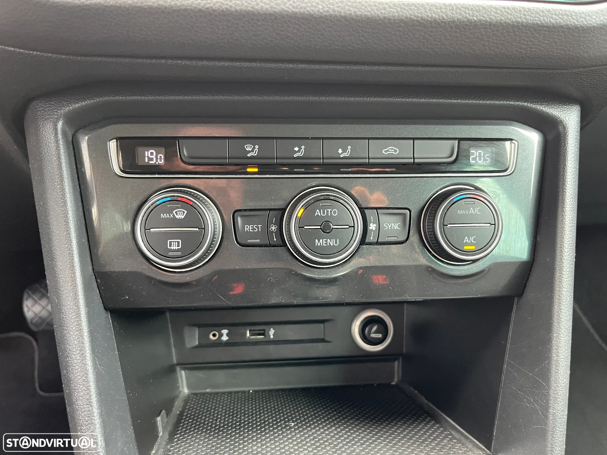 VW Tiguan 1.6 TDI Confortline - 40
