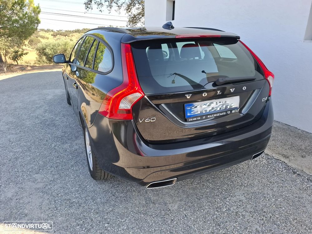 Volvo V60 2.0 D4 Kinetic Eco - 4