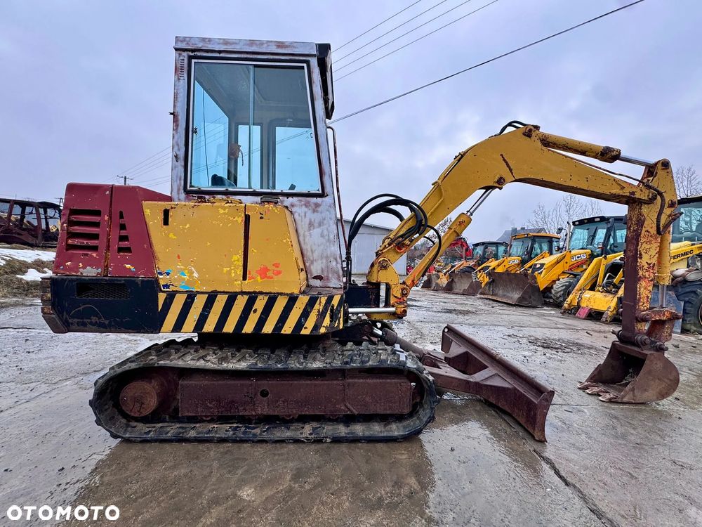 Takeuchi 3T* MINIKOPARKA TAKEUCHI 3T* - 1