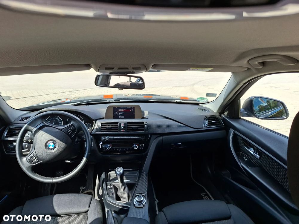 BMW Seria 3 320d - 12