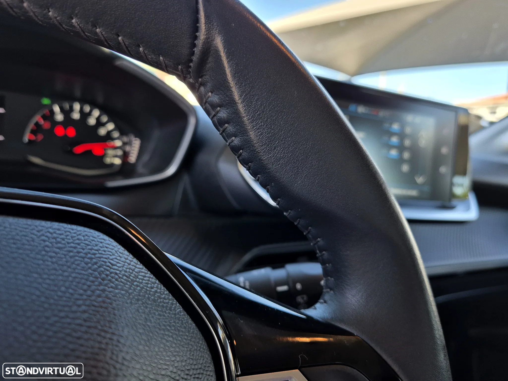 Peugeot 208 1.2 PureTech Active Pack - 28