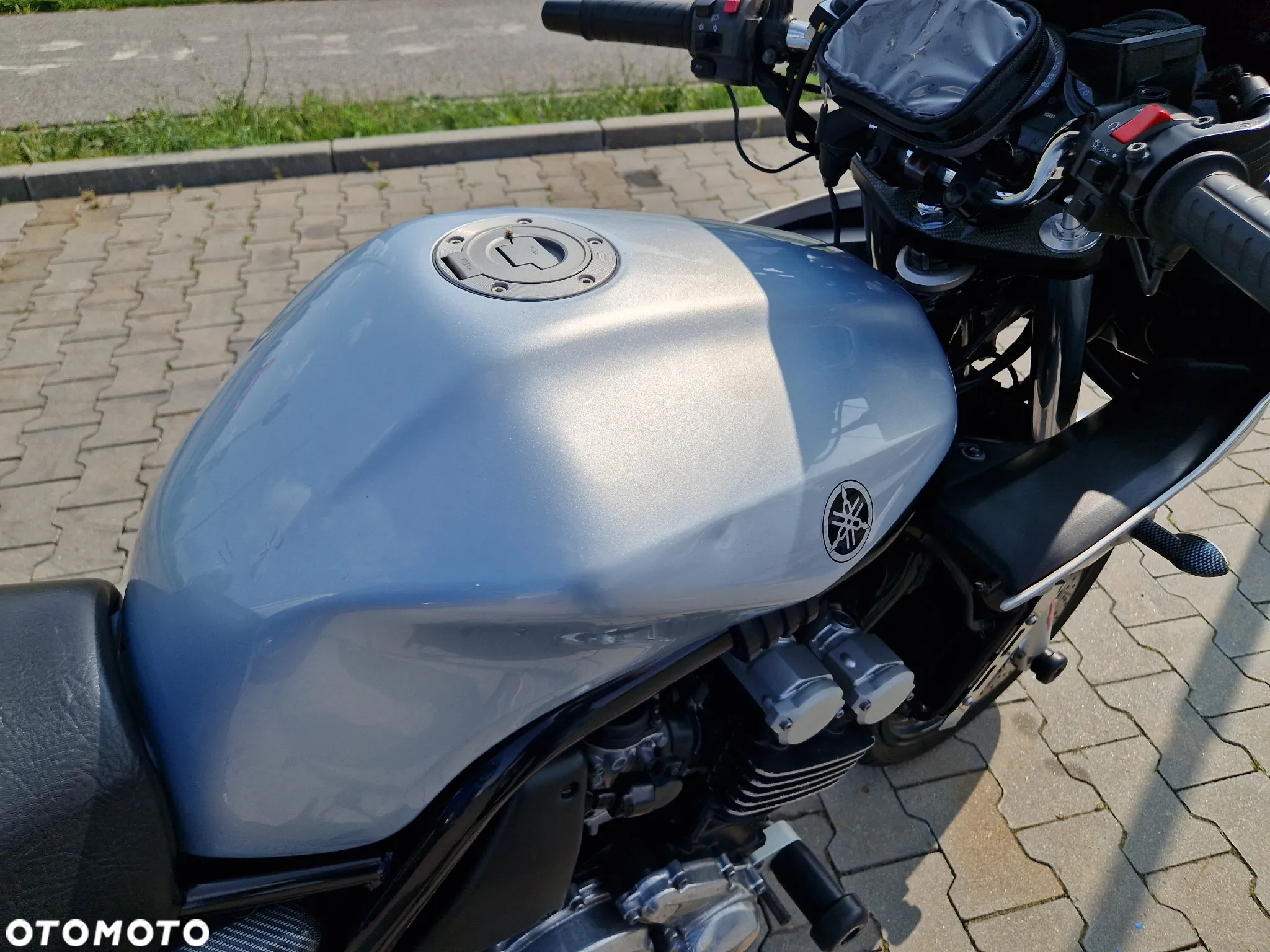 Yamaha FZS - 24