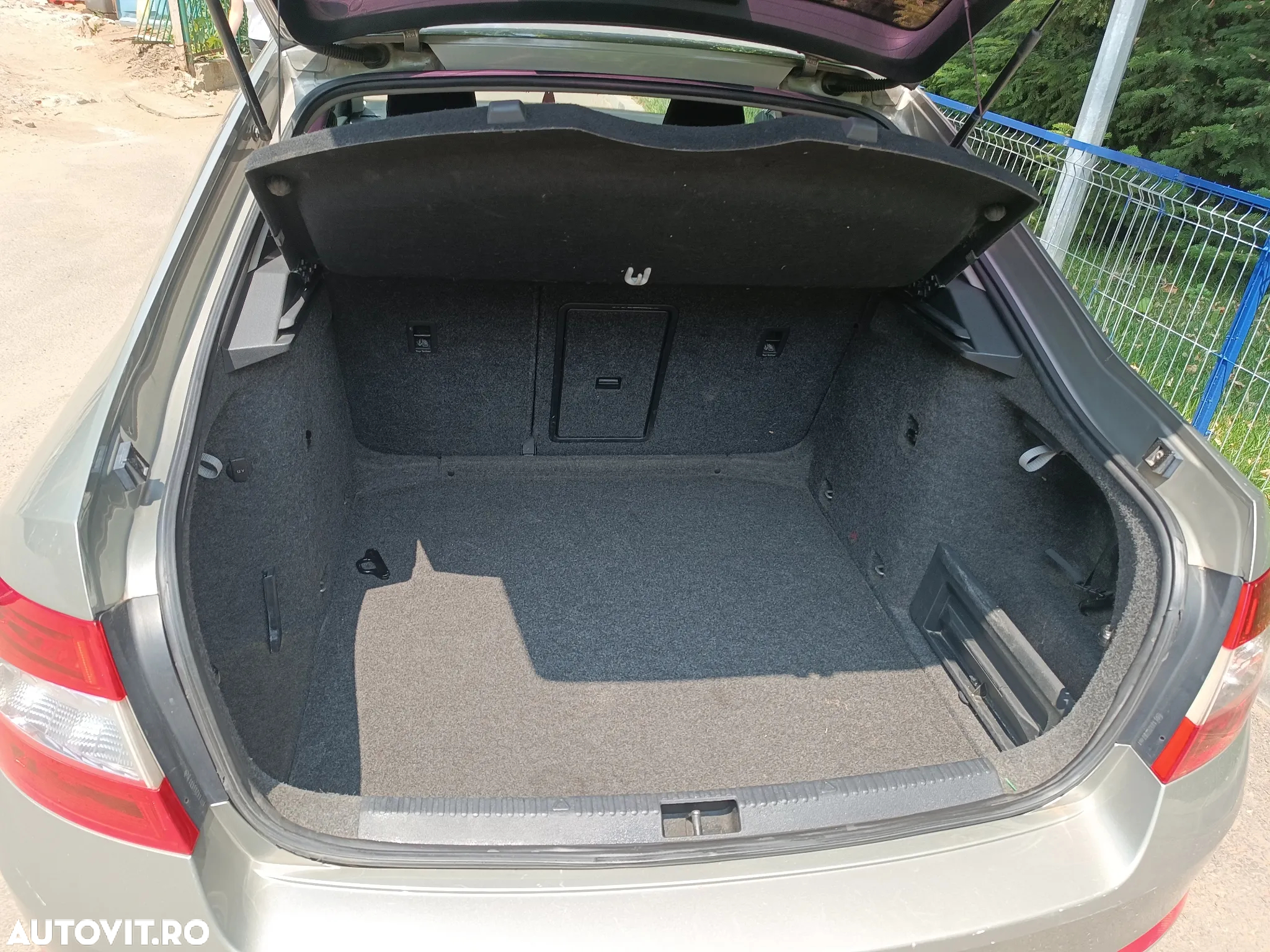 Skoda Octavia 1.6 TDI AMBITION DSG - 6