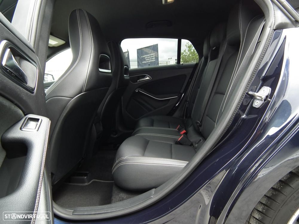 Mercedes-Benz CLA 200 d Shooting Brake AMG Line Aut. - 17