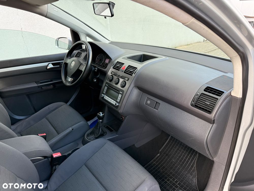 Volkswagen Touran 1.6 Welcome - 19