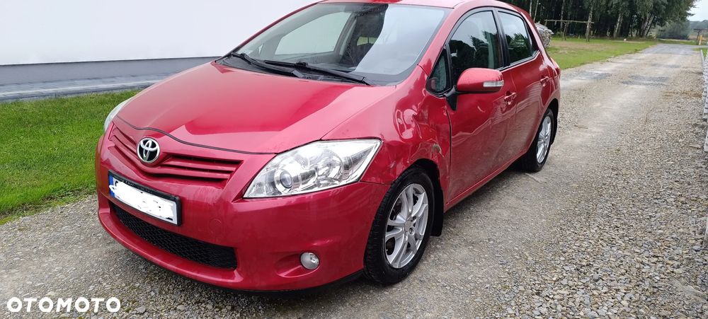 Toyota Auris 1.6 Luna - 1