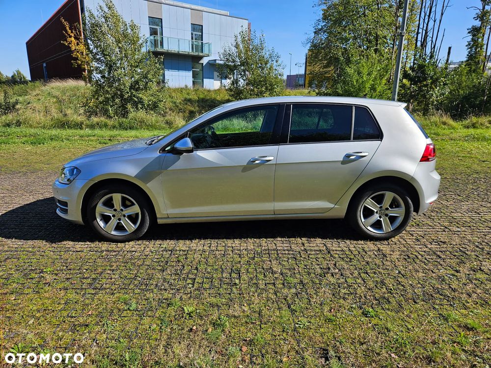 Volkswagen Golf - 5