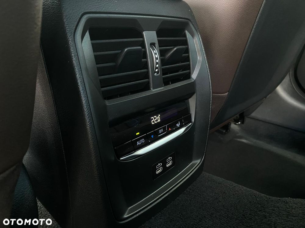 BMW Seria 3 330d xDrive mHEV sport - 30