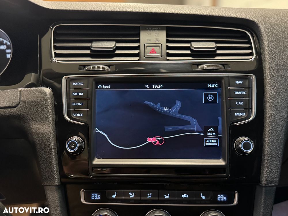 Volkswagen Golf 2.0 TDI DPF BlueMotion Technology Style - 18