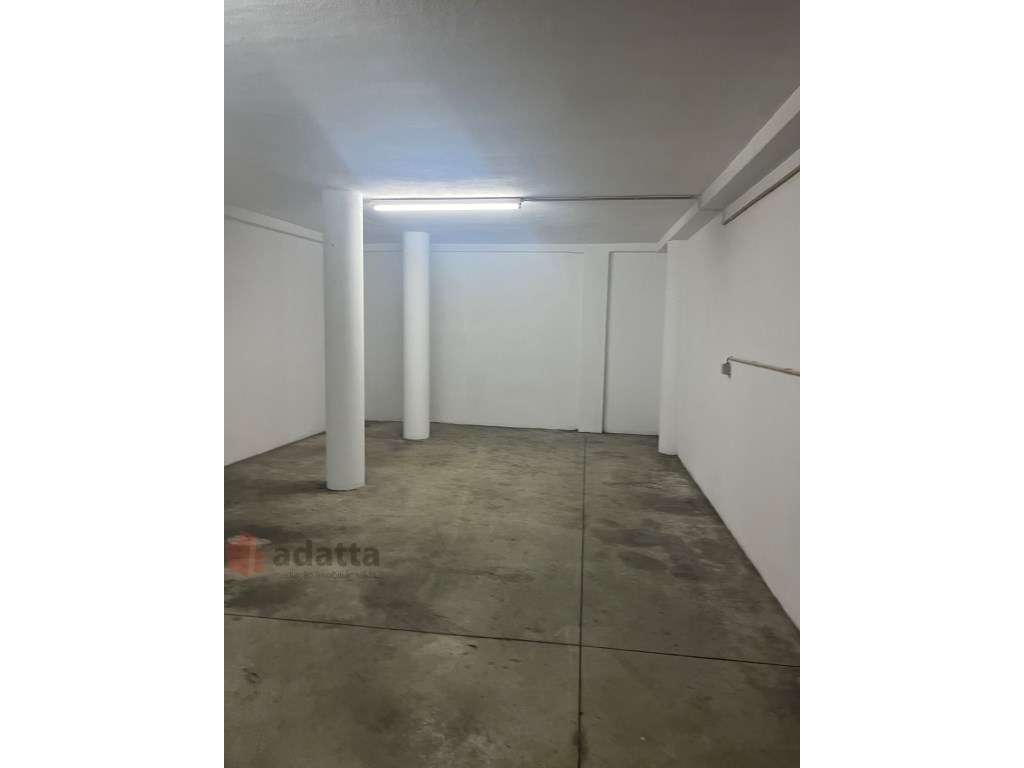 Garagem para três carros. Arrenda-se. São Martinho do Bispo. - Grande imagem: 3/5
