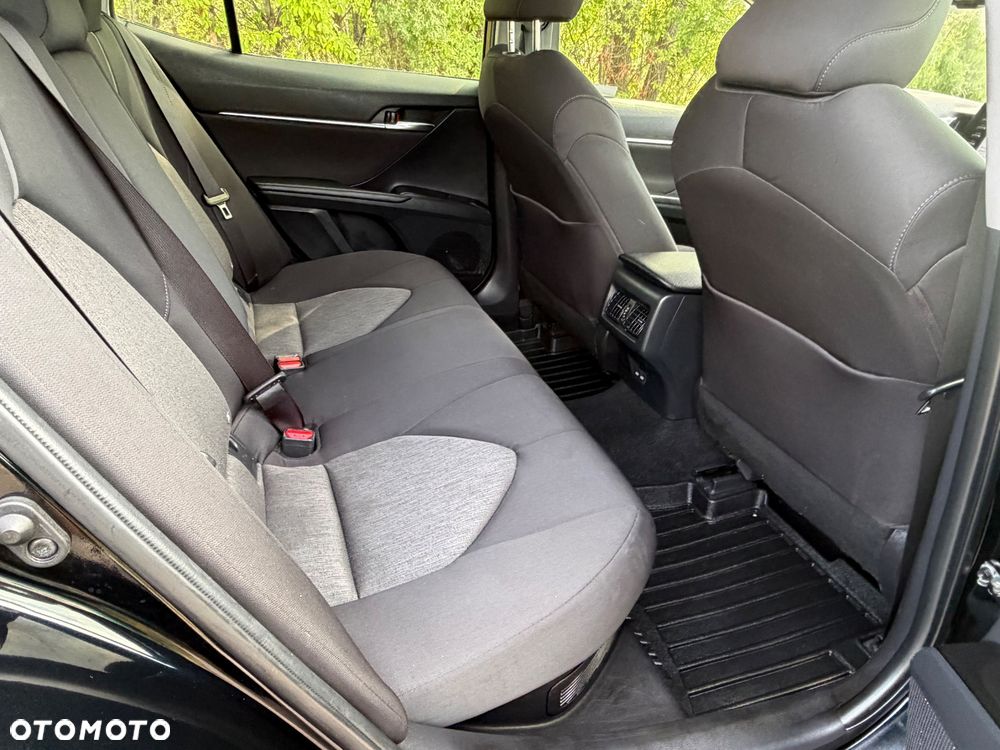 Toyota Camry 2.5 Hybrid Comfort CVT - 30