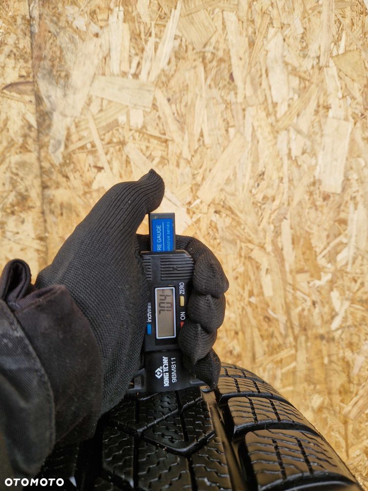 Opona zimowa 205/60/16 92H Pirelli SottoZero 3 - 3