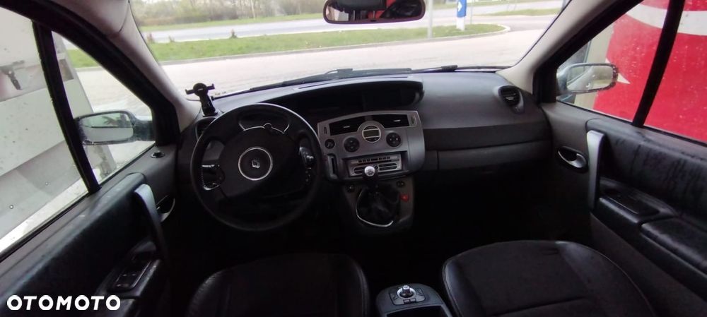 Renault Grand Scenic 2.0 16V Avantage - 9