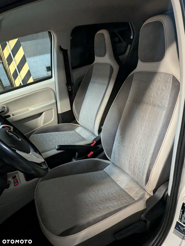 Volkswagen up! 1.0 TSI GTI - 9