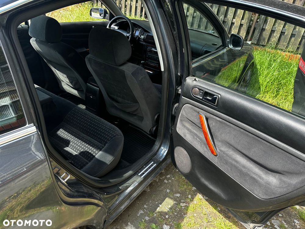 Volkswagen Passat 1.9 TDI Comfortline - 15