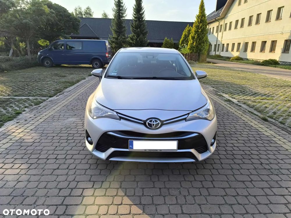 Toyota Avensis 1.6 D-4D Active - 3