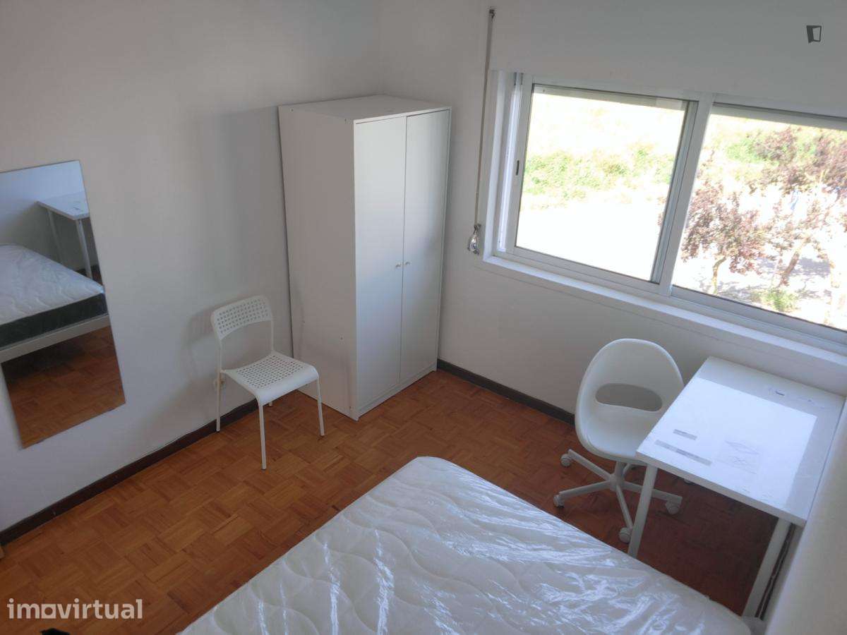 Quarto - localizado em Alvalade Lisbon - Grande imagem: 3/21