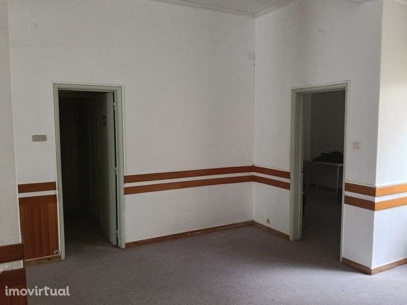 Loja em Algés Dafundo OPORTUNIDADE ideal para comércio e serviços - Grande imagem: 5/5