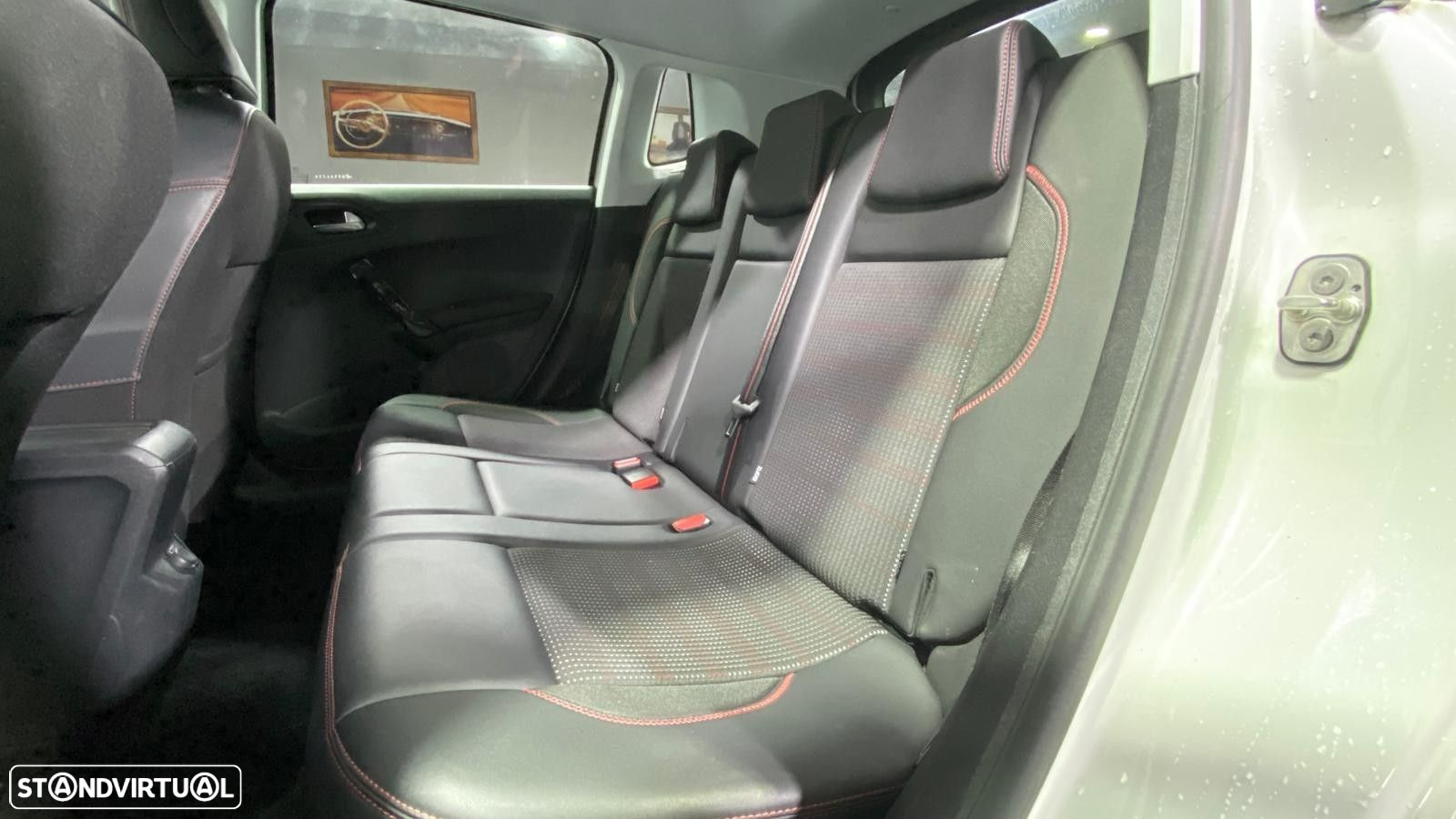 Peugeot 2008 1.2 PureTech GT Line - 10