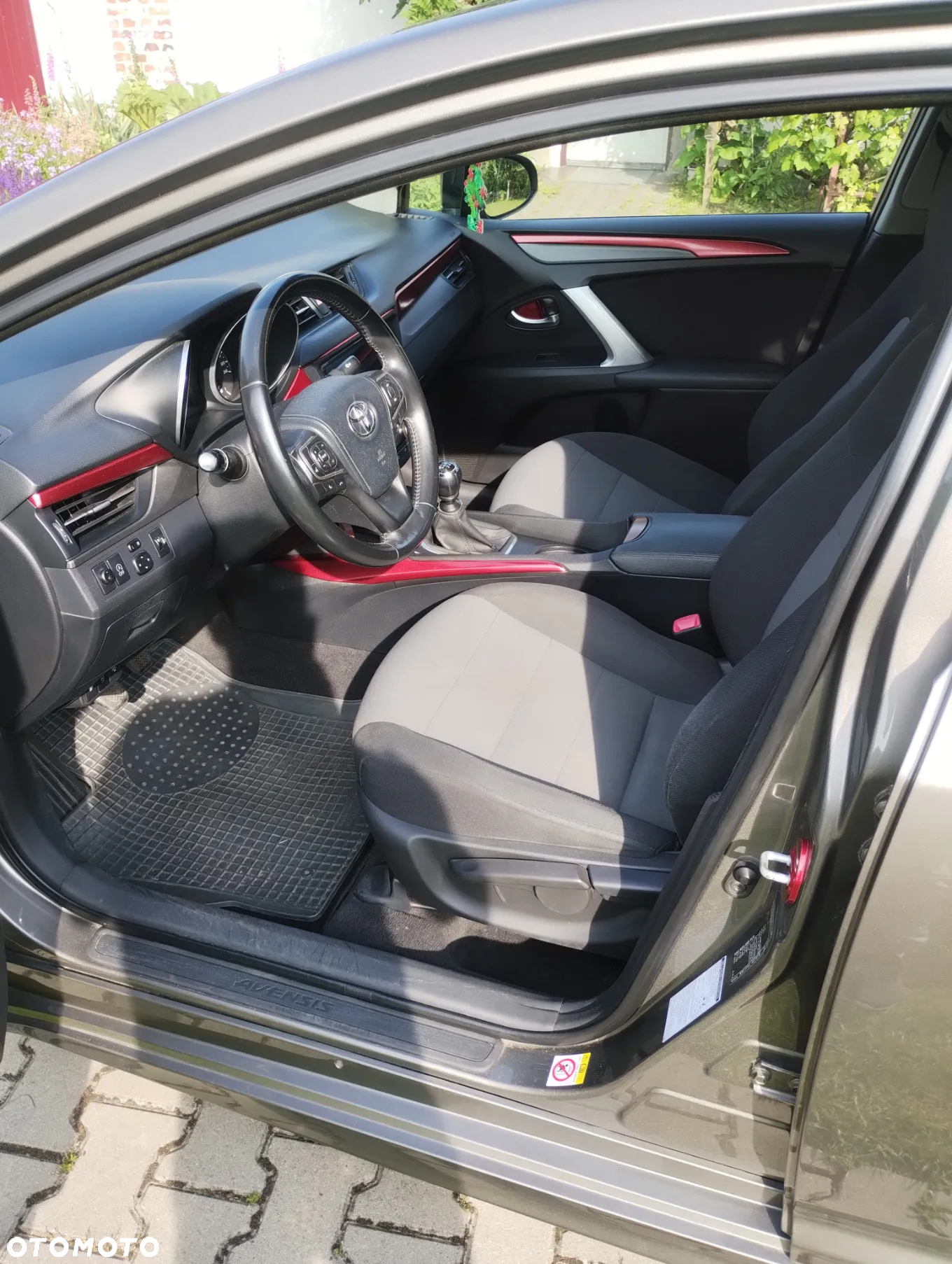 Toyota Avensis - 4