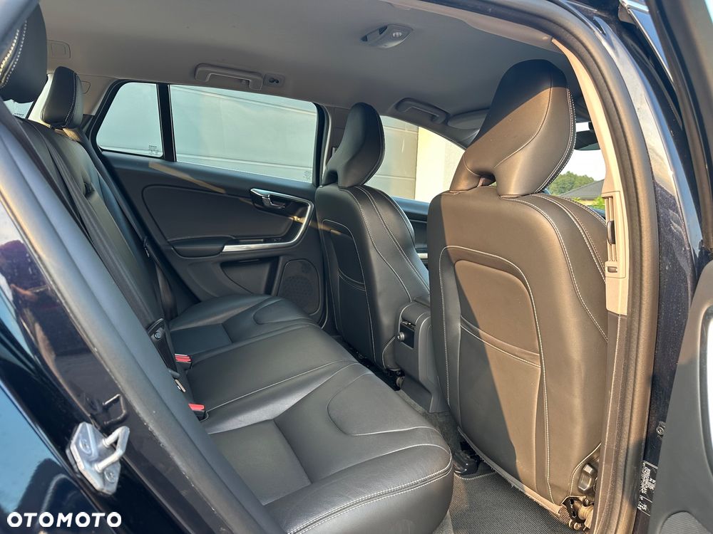 Volvo V60 D3 Geartronic Summum - 28