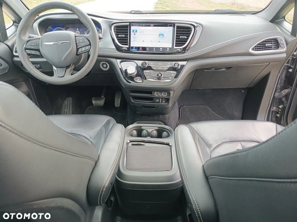 Chrysler Pacifica - 10
