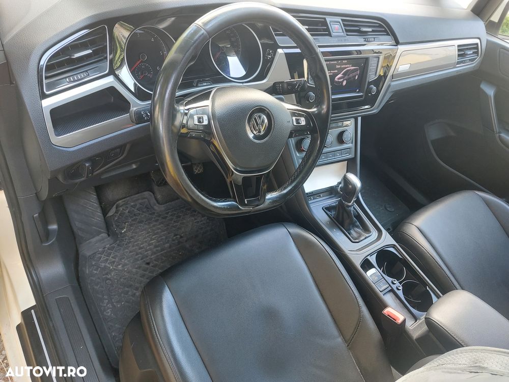 Volkswagen Touran - 13