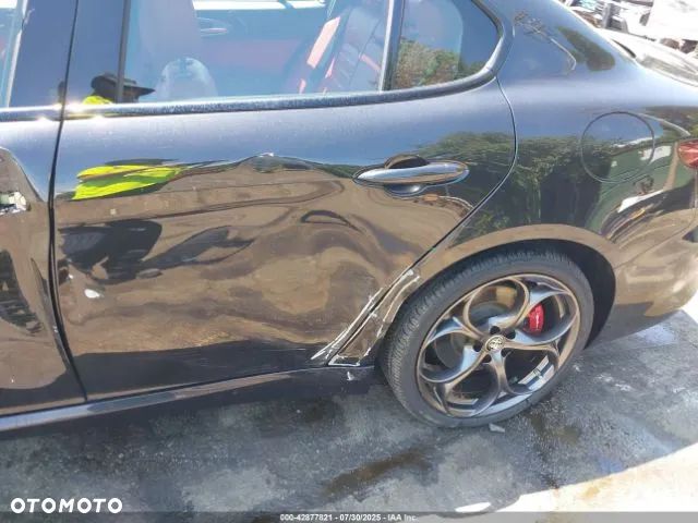 Alfa Romeo Giulia 2.0 Turbo 16V AT8 Veloce Ti - 13